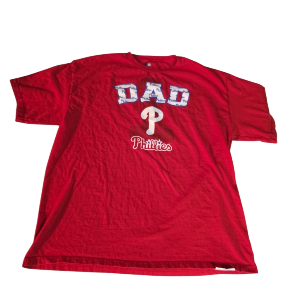 Men's XL Red Phillies 'DAD' Graphic Tee